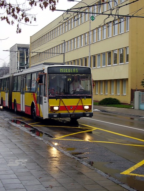 Kliknut�m okno zav�ete