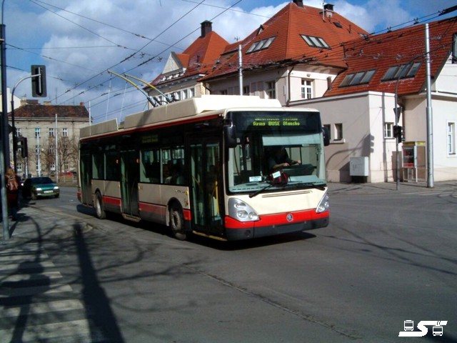 Kliknut�m okno zav�ete