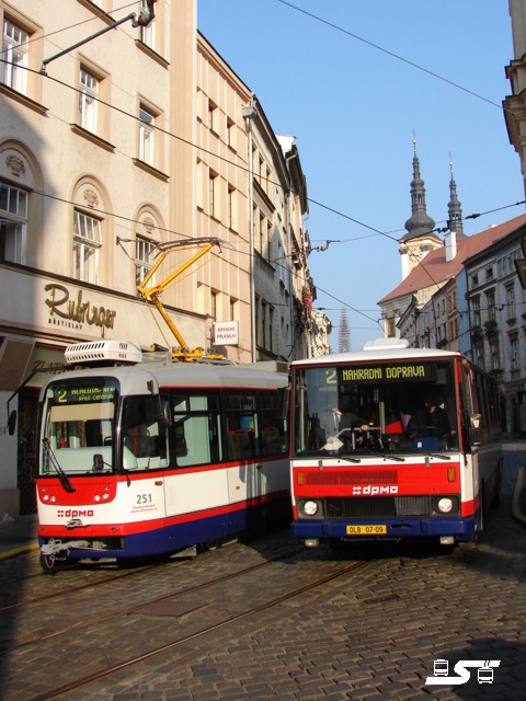 Kliknut�m okno zav�ete