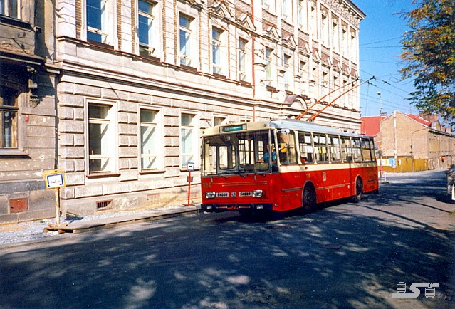 Kliknut�m okno zav�ete