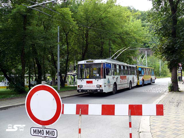 Kliknut�m okno zav�ete