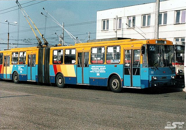 Kliknut�m okno zav�ete