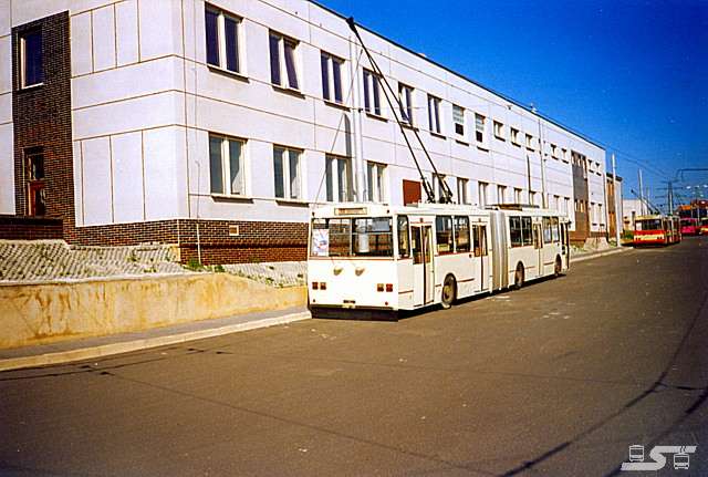 Kliknut�m okno zav�ete
