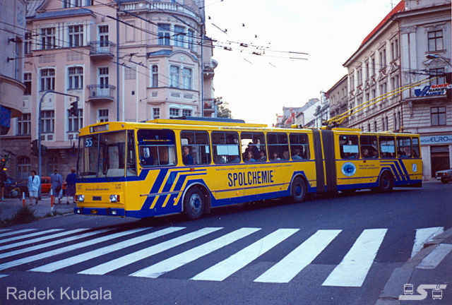 Kliknut�m okno zav�ete