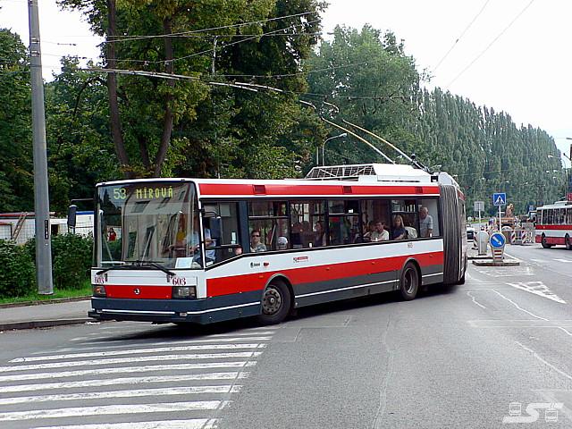 Kliknut�m okno zav�ete