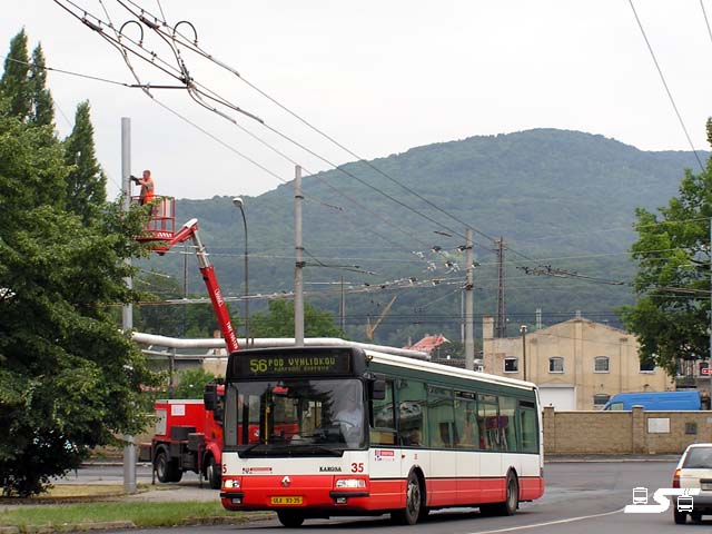 Kliknut�m okno zav�ete