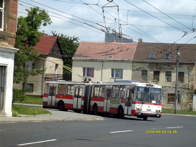 Kliknut�m okno zav�ete