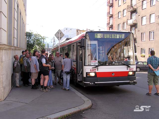 Kliknut�m okno zav�ete